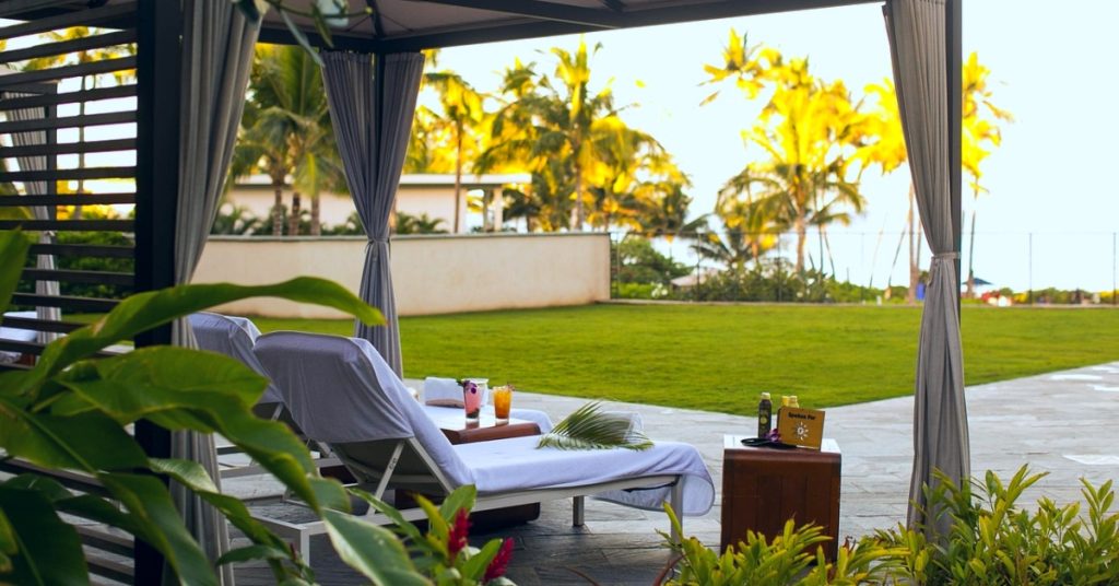 Beach Cabana HAWAI .Best Honeymoon Destinations In America